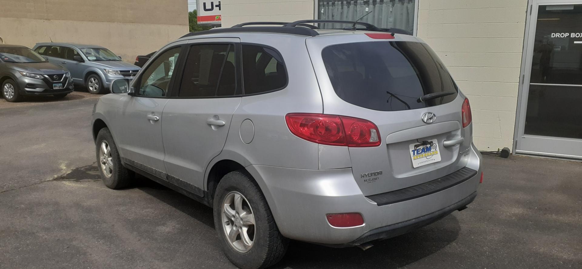 2008 Hyundai Santa Fe GLS AWD (5NMSG73D88H) with an 2.7L V6 DOHC 24V engine, located at 2015 Cambell Street, Rapid City, SD, 57701, (605) 342-8326, 44.066433, -103.191772 - CARFAX AVAILABLE - Photo#2